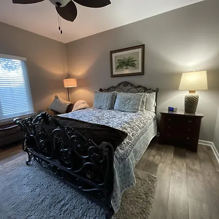 1D Canterbury Court Villa